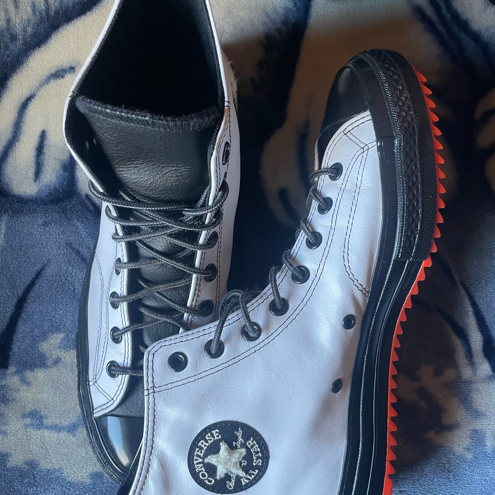 Stylish Black and White High-Top Sneakers - Picture 2 of 7
